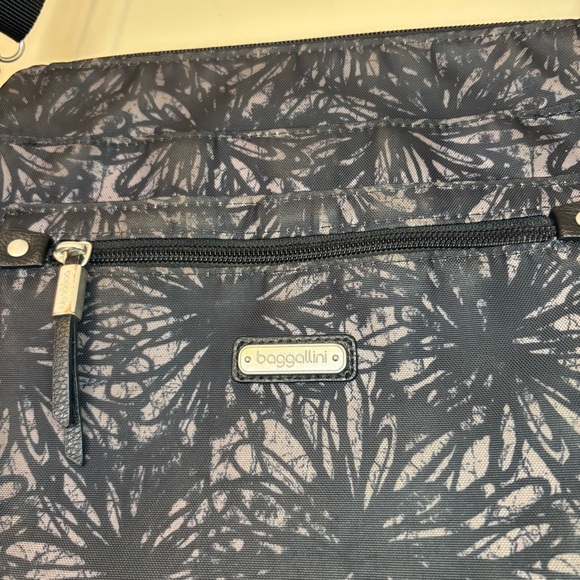 baggallini Go Bagg in Midnight Blossom Print - Picture 3 of 12